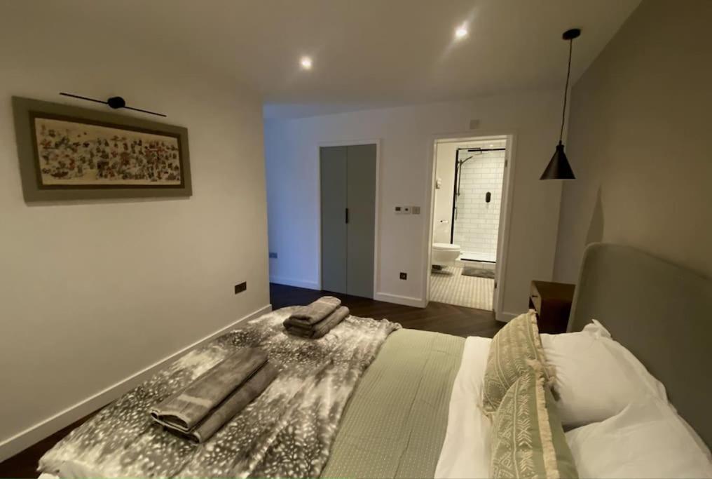 The Retreat, Luxury Studio Apartment In Bath With Parking Екстериор снимка