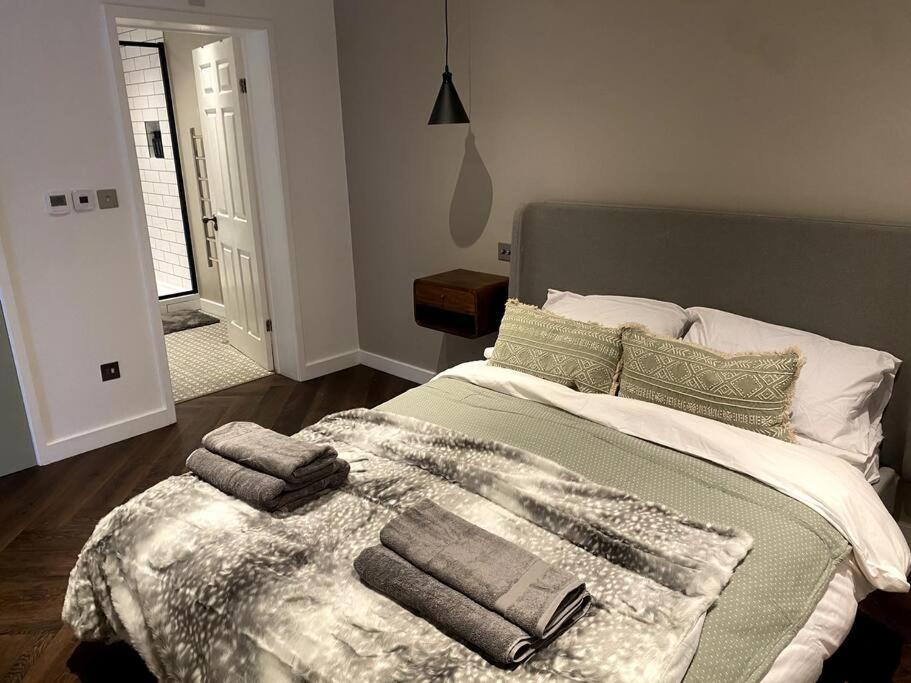 The Retreat, Luxury Studio Apartment In Bath With Parking Екстериор снимка