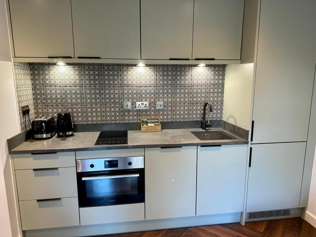 The Retreat, Luxury Studio Apartment In Bath With Parking Екстериор снимка
