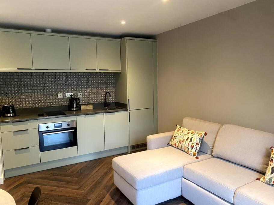 The Retreat, Luxury Studio Apartment In Bath With Parking Екстериор снимка
